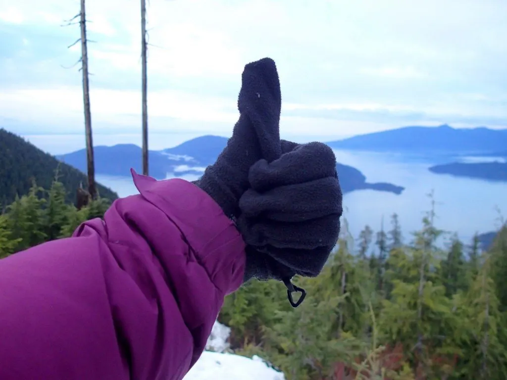 What to wear winter hiking and snowshoeing.